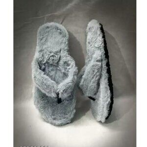 Sale Yug Cozy Grey Faux Fur Slippers Soft Plush Indoor Flip Flops Gray 7